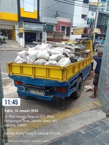 "pengangkutan puing hasil renovasi rumah"